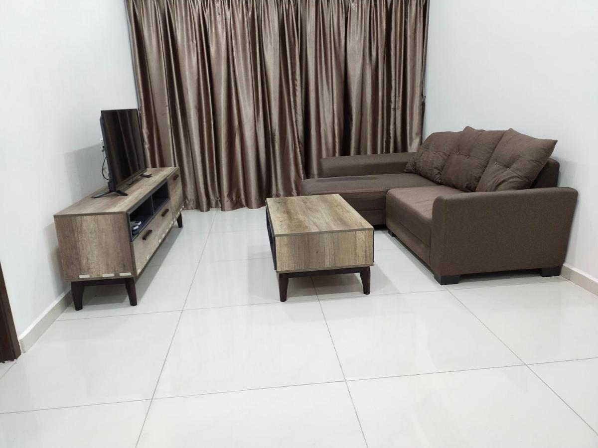 Rainbow Homestay Johor Bahru Exterior photo